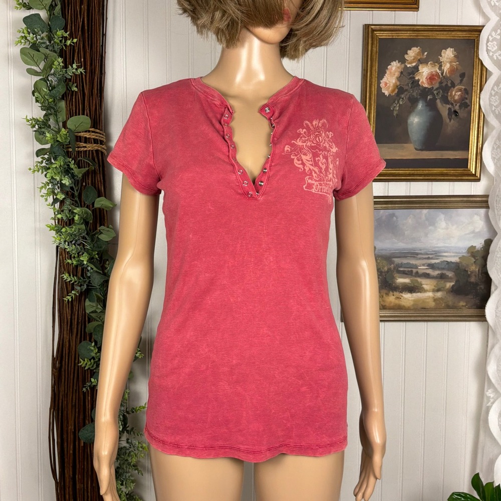 Apt. 9 Henley Top Womens Large Red Excellent Y2K Graphic Crest Short Sleeve